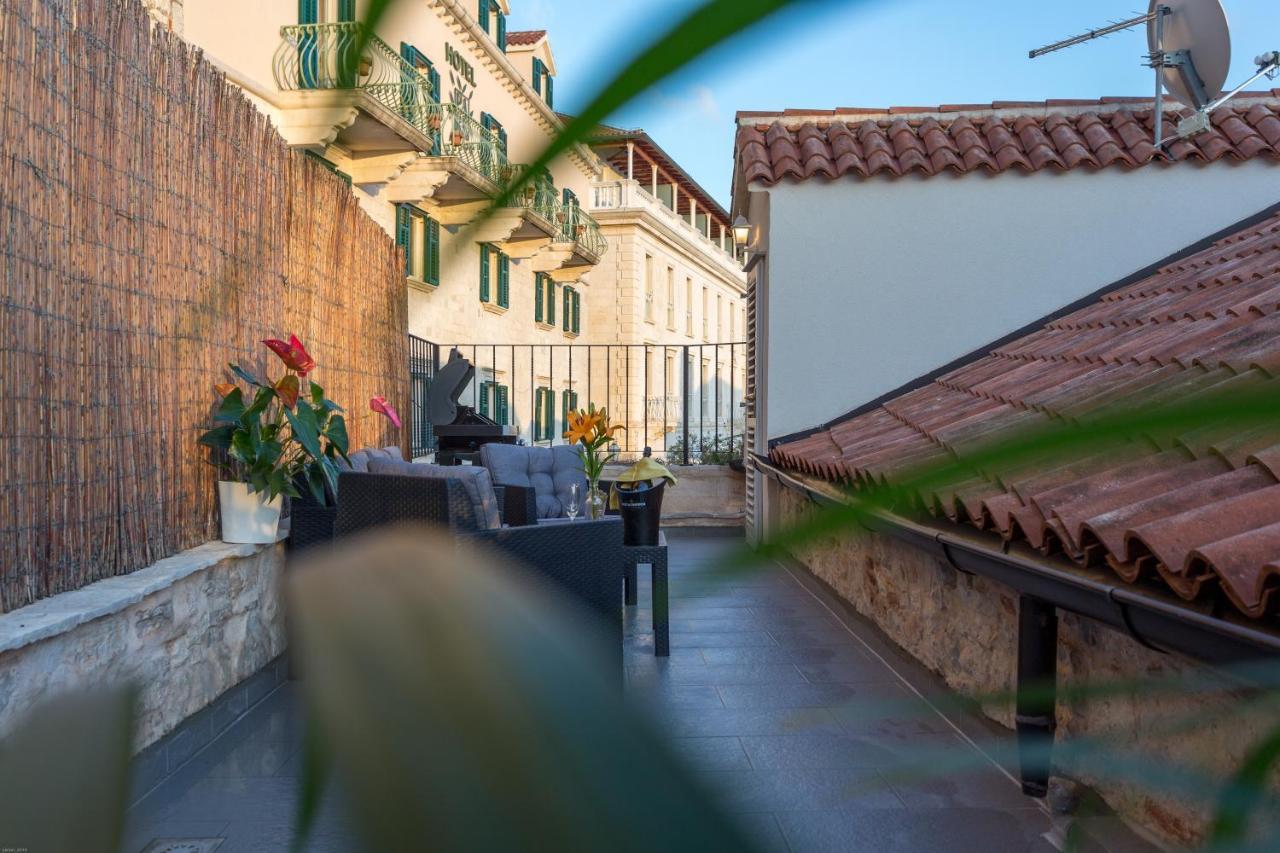 Lola Apartments - Zf Hvar Hvar Town Esterno foto